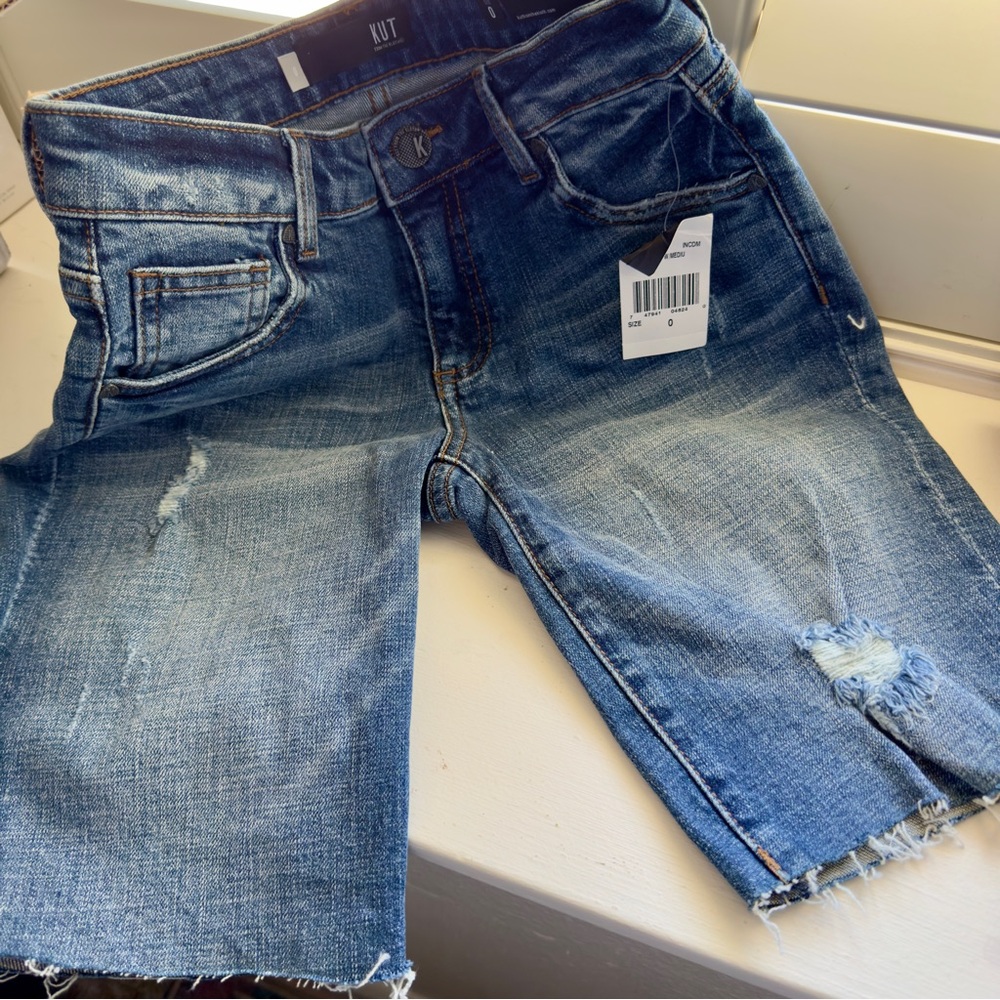 Kut from the Kloth Sophie Bermuda Frayed Hem Blue Size 0 NWT - Picture 8 of 11
